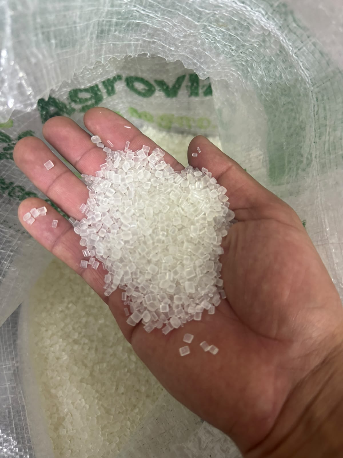 Pellets cristal de polipropileno virgen en costal